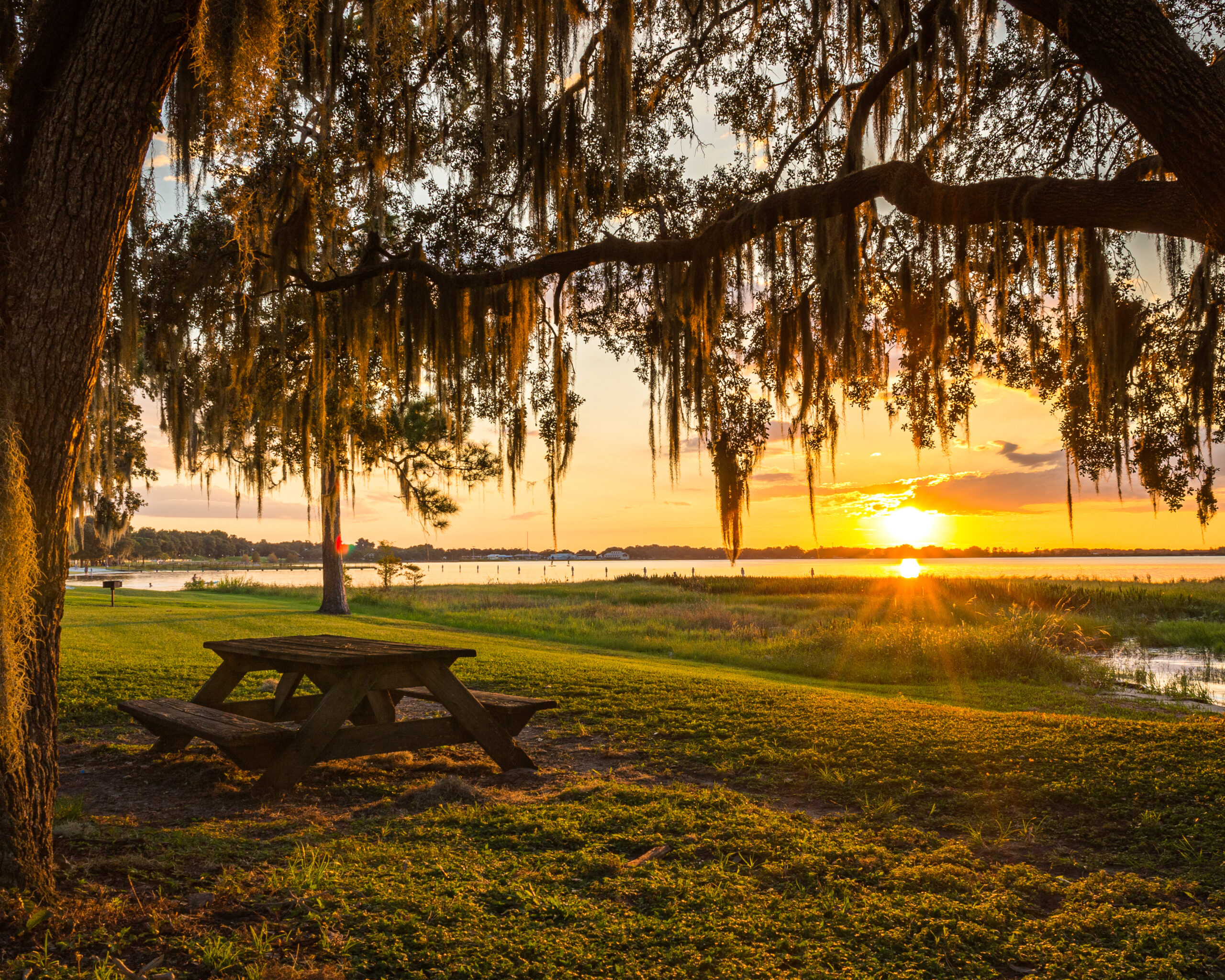 Sunset over Lake Minneola in Clermont, Florida